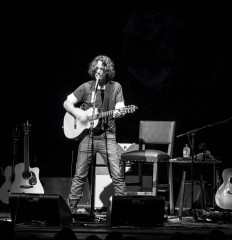 Chris Cornell-Phx-2015-11-04-033