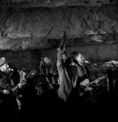 Edward Sharp and the Magnetic Zeros_Cumberland caverns_MGM (14)