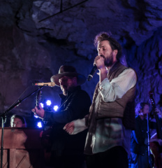 Edward Sharpe and the Magnetic Zeros_Cumberland caverns_MGM (2)