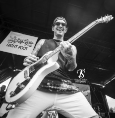 SleepingWithSirens-1