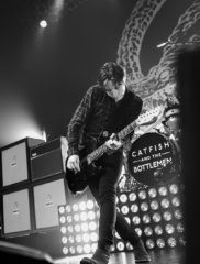 catfish-and-the-botlemen-img_3204