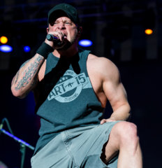 Las Rageous-Mag–11