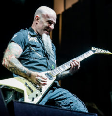 Las Rageous-Mag–5
