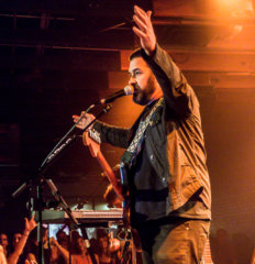2017-05-05-Bob Schneider-395