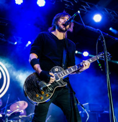 Rock Into Spring-Mag–4