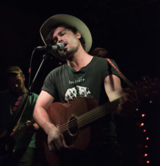 _D752953 – Jared and the Mill – Solo