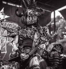 GWAR – 3