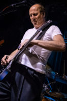 Adrian_Belew_screen-0077