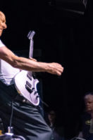 Adrian_Belew_screen-0173